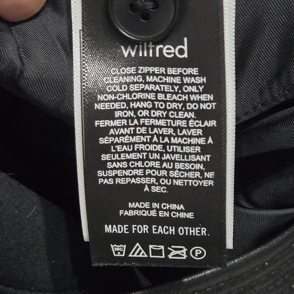 Aritzia Wilfred Melina black faux leather straight-leg pants. Womens US 2 - Picture 10 of 11